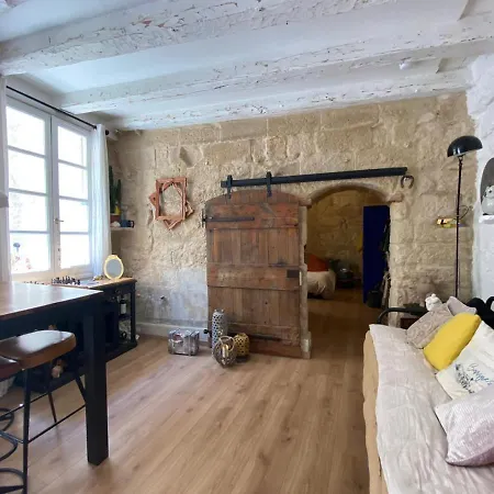 Le 32 Apartment *